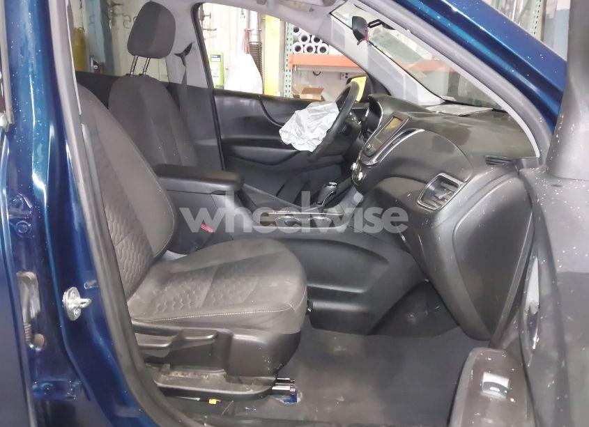 Photo 5 of 2020 Chevrolet Equinox FWD LT 1.5L TURBO (VIN 2GNAXKEV4L6152561)