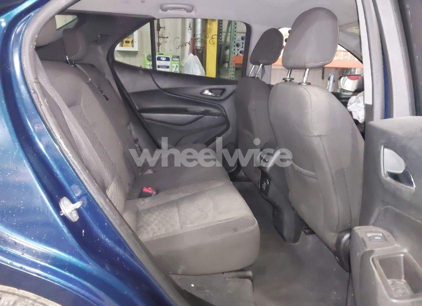 Photo 8 of 2020 Chevrolet Equinox FWD LT 1.5L TURBO (VIN 2GNAXKEV4L6152561)