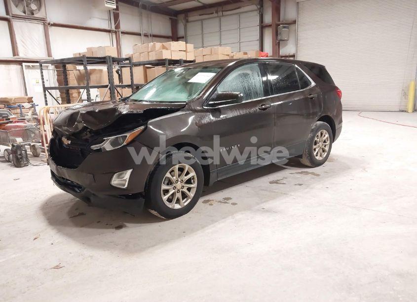 Photo 2 of 2020 Chevrolet Equinox FWD LT 1.5L TURBO (VIN 2GNAXKEV4L6153306)