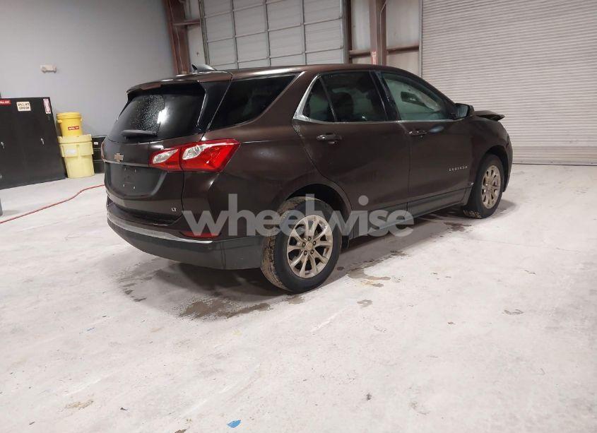 Photo 4 of 2020 Chevrolet Equinox FWD LT 1.5L TURBO (VIN 2GNAXKEV4L6153306)