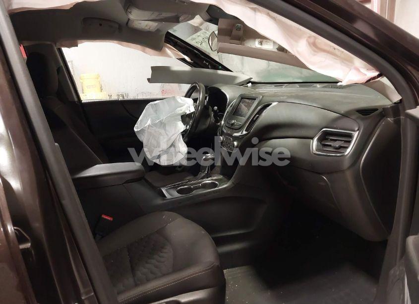 Photo 5 of 2020 Chevrolet Equinox FWD LT 1.5L TURBO (VIN 2GNAXKEV4L6153306)