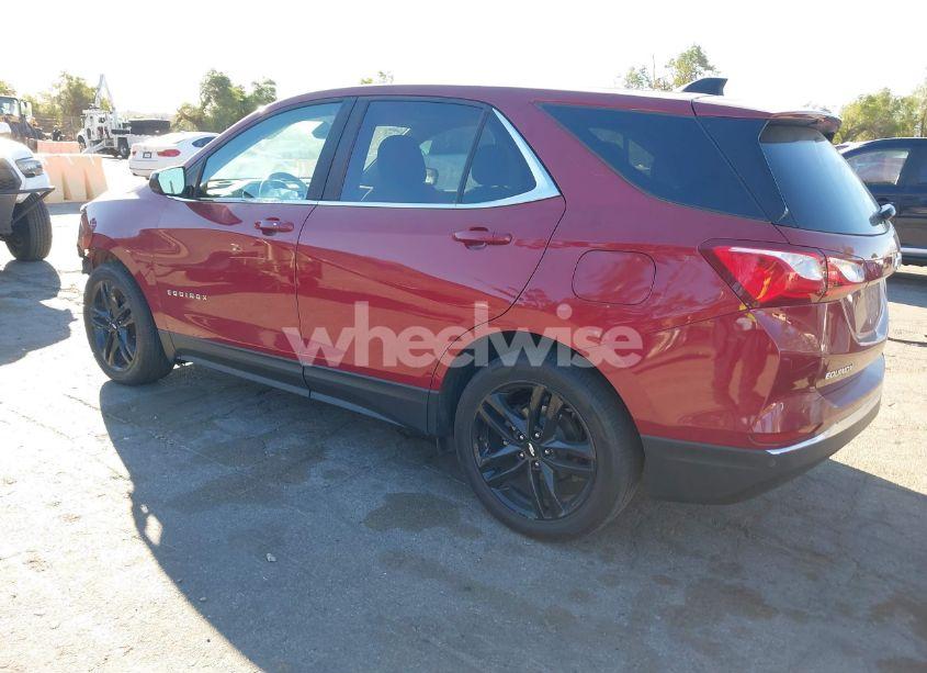 Photo 3 of 2021 Chevrolet Equinox FWD LT (VIN 2GNAXKEV4M6143957)