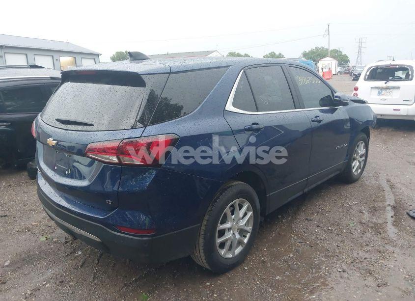 Photo 4 of 2022 Chevrolet Equinox FWD LT (VIN 2GNAXKEV4N6112662)