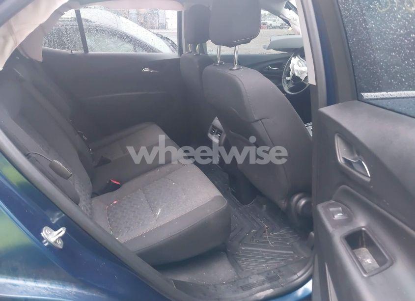 Photo 8 of 2022 Chevrolet Equinox FWD LT (VIN 2GNAXKEV4N6112662)