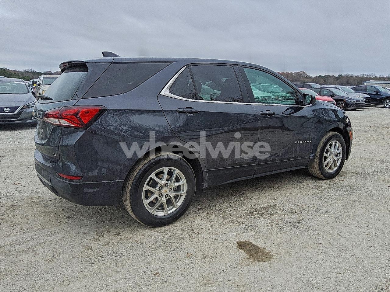 Photo 3 of 2022 CHEVROLET EQUINOX LT (VIN 2GNAXKEV4N6140316)