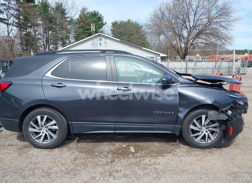 Photo 14 of 2022 Chevrolet Equinox FWD LT (VIN 2GNAXKEV4N6151932)