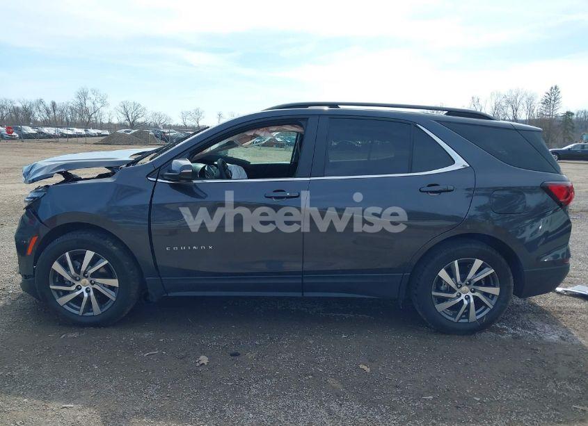 Photo 15 of 2022 Chevrolet Equinox FWD LT (VIN 2GNAXKEV4N6151932)