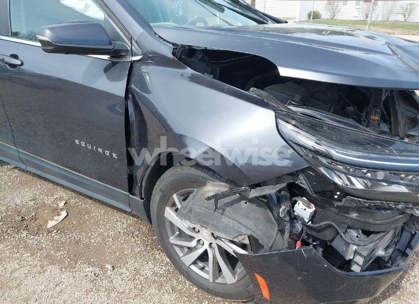 Photo 18 of 2022 Chevrolet Equinox FWD LT (VIN 2GNAXKEV4N6151932)