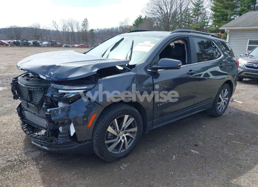 Photo 2 of 2022 Chevrolet Equinox FWD LT (VIN 2GNAXKEV4N6151932)