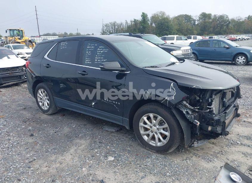 2019 Chevrolet Equinox LT (VIN 2GNAXKEV5K6120233) main photo