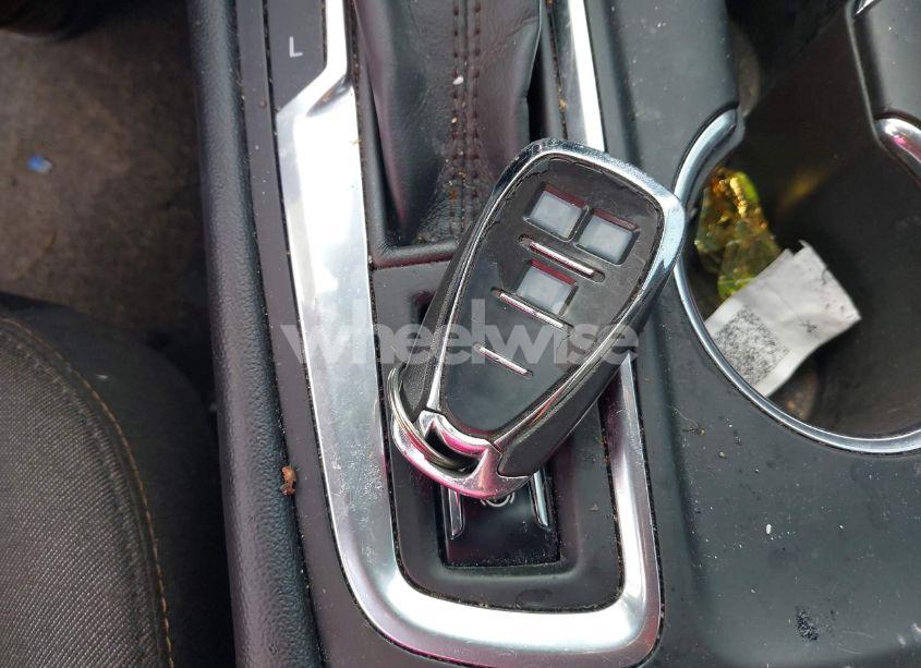 Photo 11 of 2019 Chevrolet Equinox LT (VIN 2GNAXKEV5K6120233)