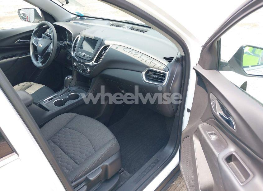 Photo 5 of 2019 Chevrolet Equinox LT (VIN 2GNAXKEV5K6158738)