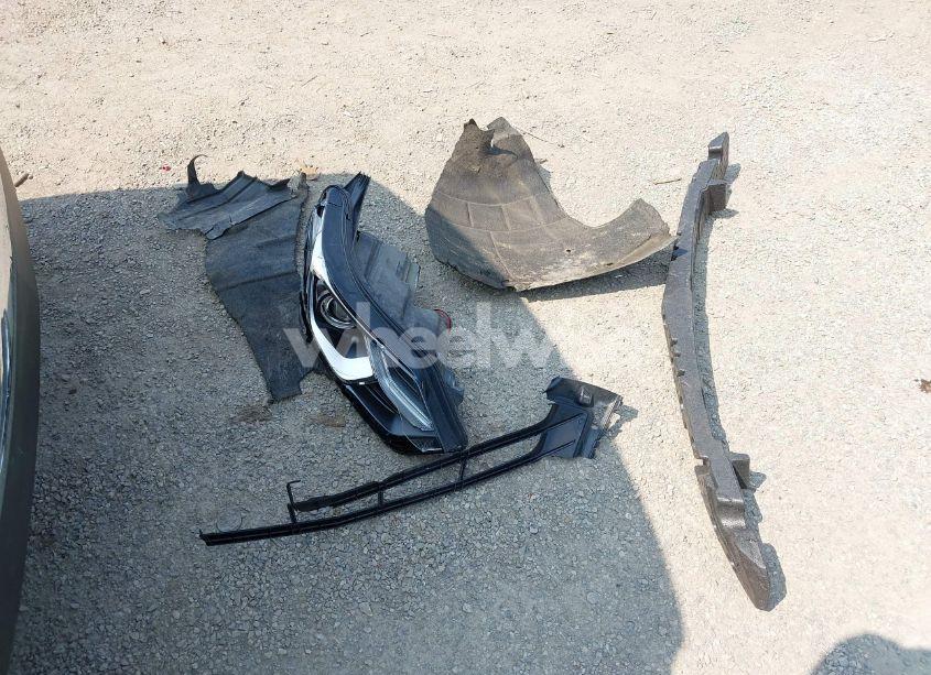 Photo 12 of 2019 Chevrolet Equinox LT (VIN 2GNAXKEV5K6164894)