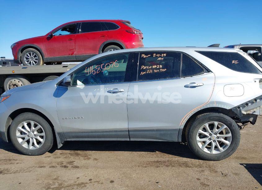 Photo 15 of 2019 Chevrolet Equinox LT (VIN 2GNAXKEV5K6182599)