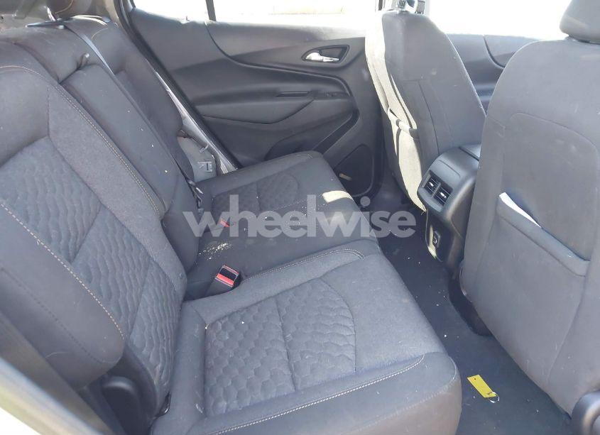 Photo 8 of 2019 Chevrolet Equinox LT (VIN 2GNAXKEV5K6182599)