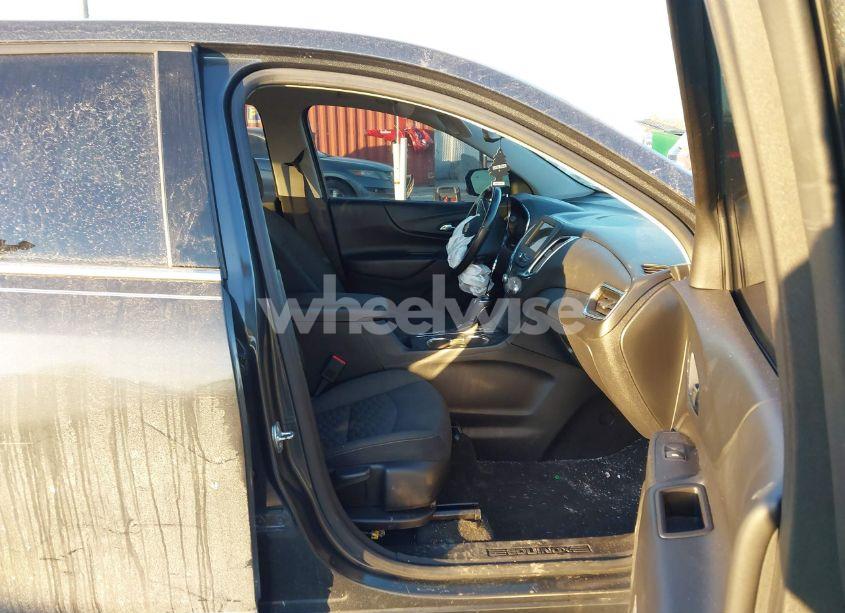 Photo 5 of 2019 Chevrolet Equinox LT (VIN 2GNAXKEV5K6209025)