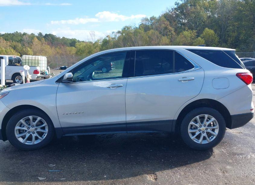 Photo 14 of 2019 Chevrolet Equinox LT (VIN 2GNAXKEV5K6223054)