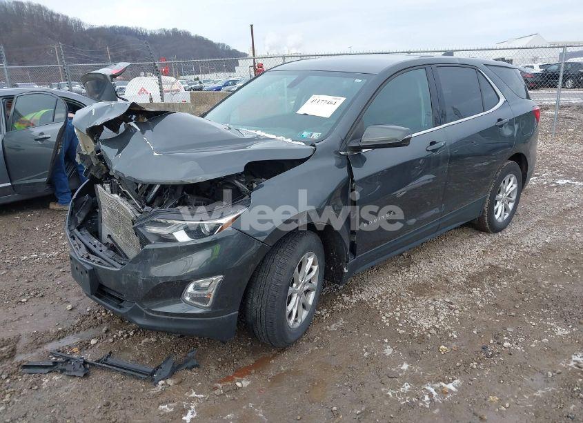Photo 2 of 2019 Chevrolet Equinox LT (VIN 2GNAXKEV5K6233812)