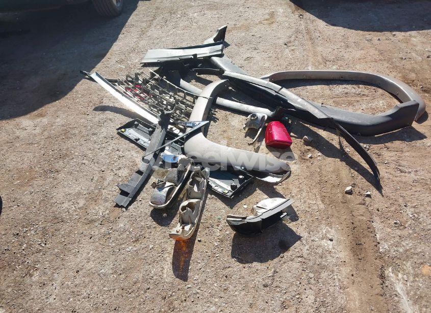 Photo 12 of 2019 Chevrolet Equinox LT (VIN 2GNAXKEV5K6264221)