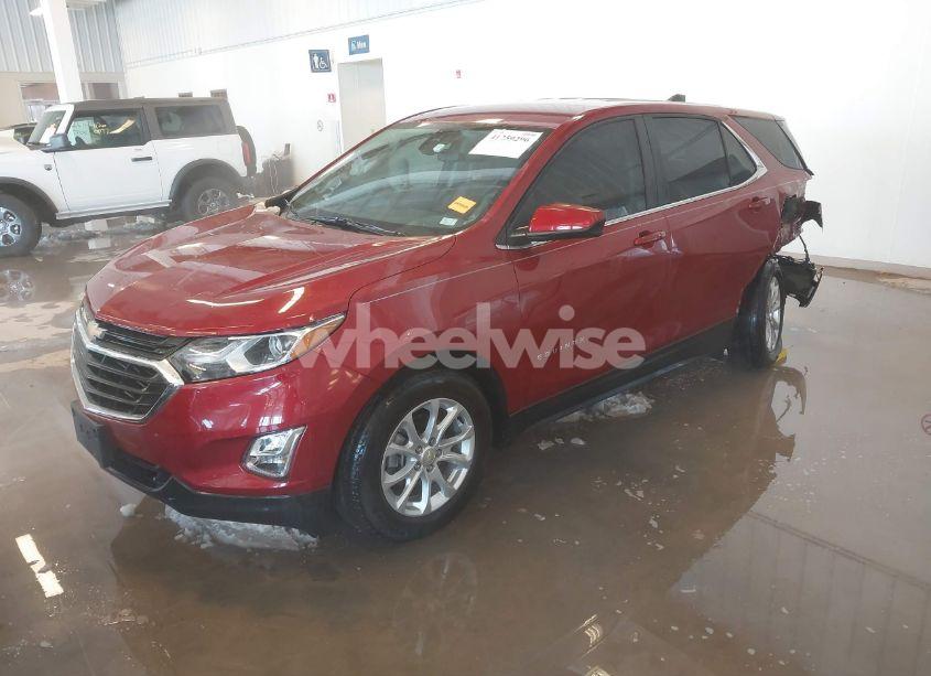 Photo 2 of 2021 Chevrolet Equinox FWD LT (VIN 2GNAXKEV5M6162100)