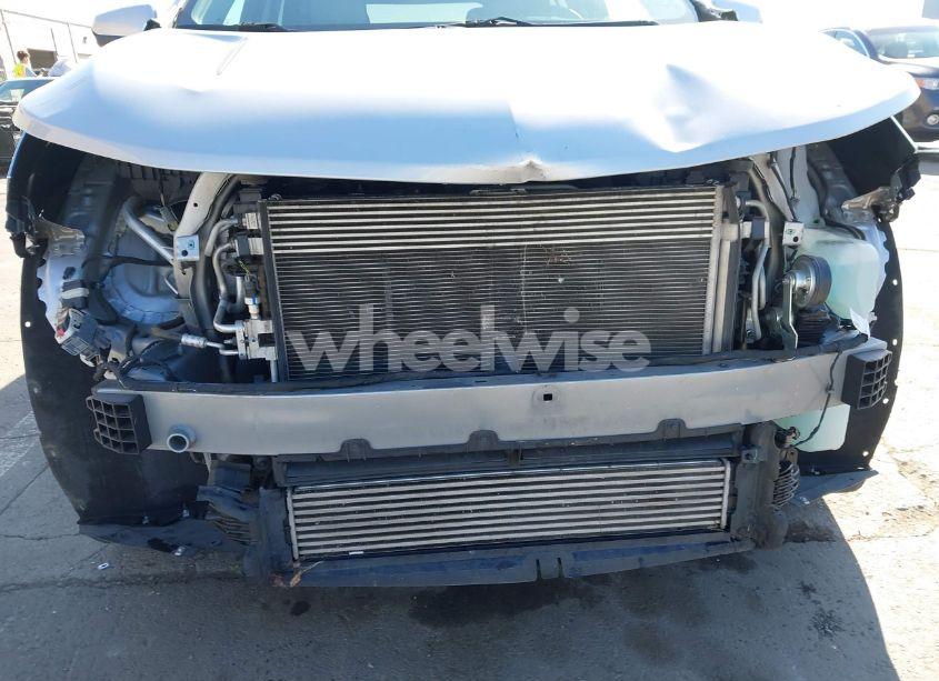 Photo 6 of 2019 Chevrolet Equinox LT (VIN 2GNAXKEV6K6154505)