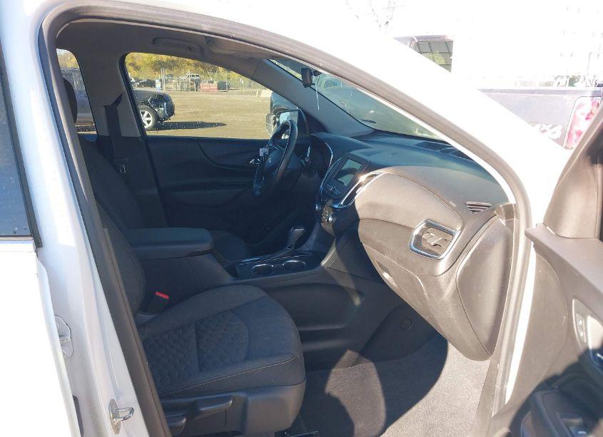 Photo 5 of 2019 Chevrolet Equinox LT (VIN 2GNAXKEV6K6229865)