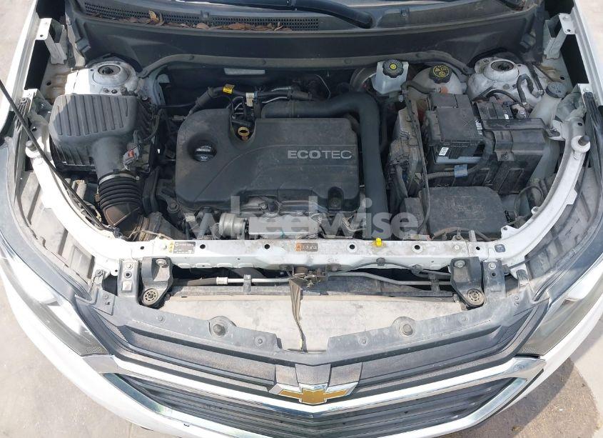 Photo 10 of 2019 Chevrolet Equinox LT (VIN 2GNAXKEV6K6255642)