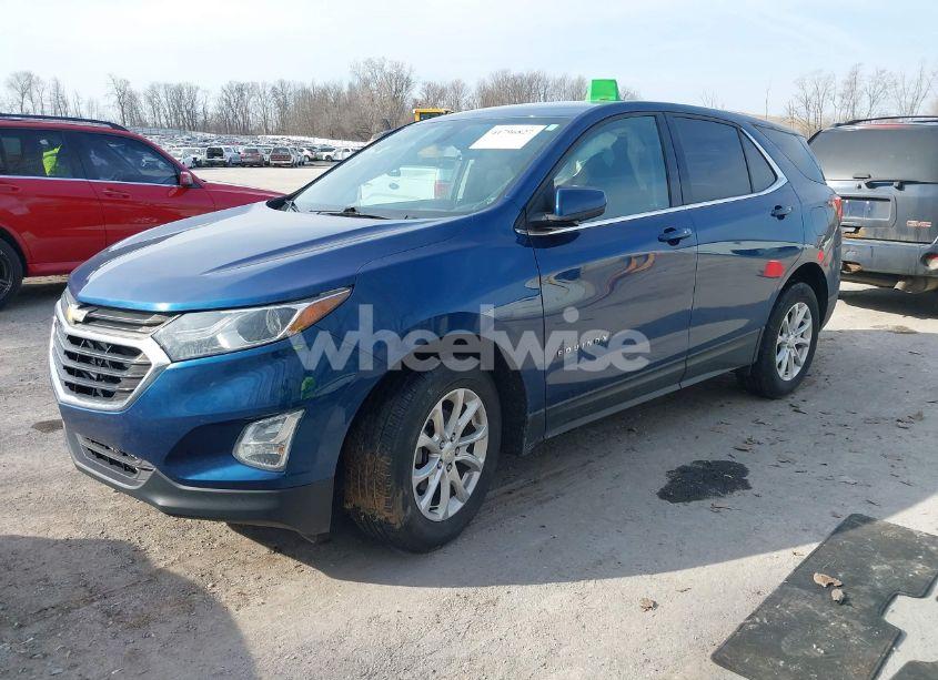 Photo 2 of 2019 Chevrolet Equinox LT (VIN 2GNAXKEV6K6267029)
