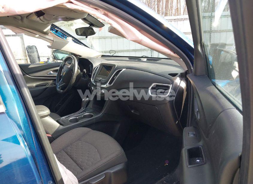 Photo 5 of 2019 Chevrolet Equinox LT (VIN 2GNAXKEV6K6267029)