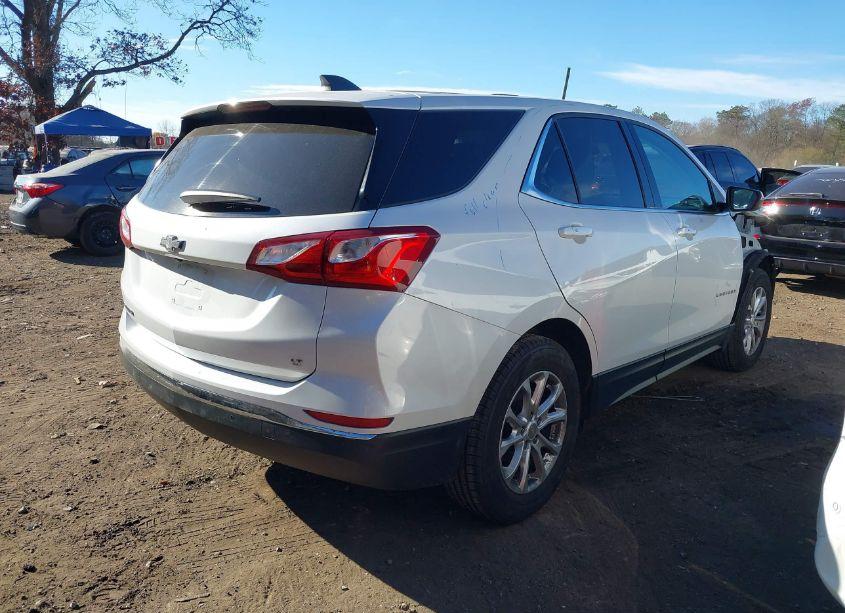 Photo 4 of 2019 Chevrolet Equinox LT (VIN 2GNAXKEV6K6287961)