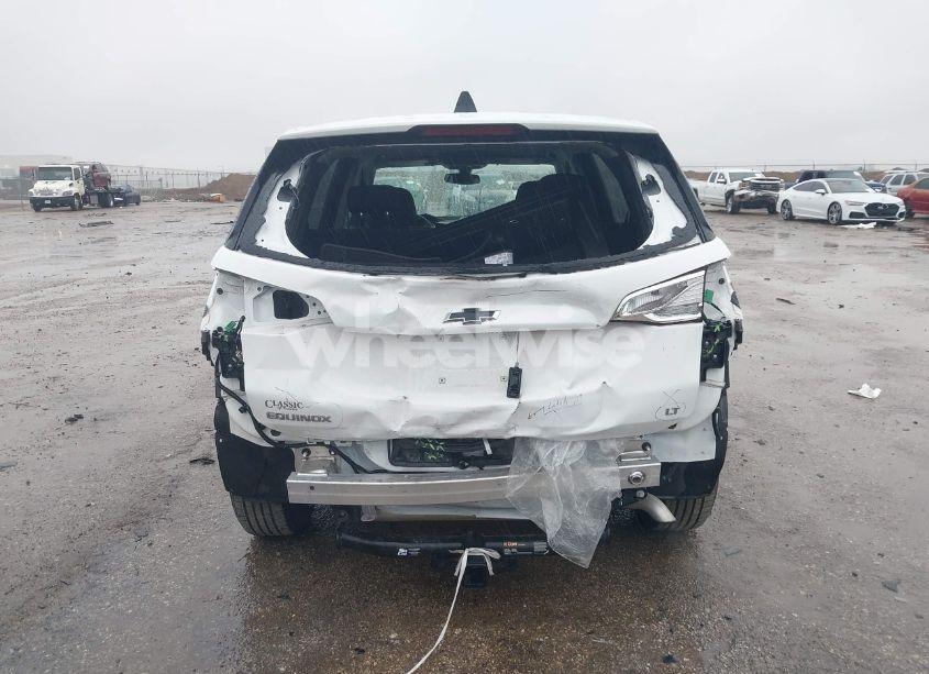 Photo 16 of 2019 Chevrolet Equinox LT (VIN 2GNAXKEV6K6307304)