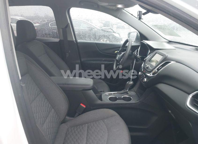 Photo 5 of 2019 Chevrolet Equinox LT (VIN 2GNAXKEV6K6307304)