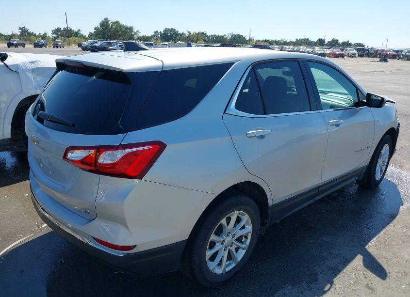 Photo 4 of 2020 Chevrolet Equinox FWD LT 1.5L TURBO (VIN 2GNAXKEV6L6107346)