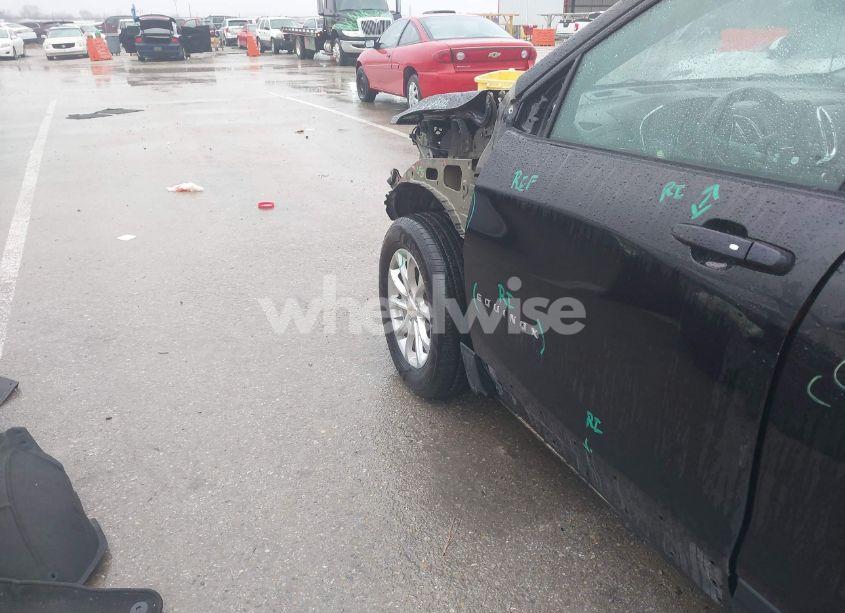 Photo 20 of 2020 Chevrolet Equinox FWD LT 1.5L TURBO (VIN 2GNAXKEV6L6172746)