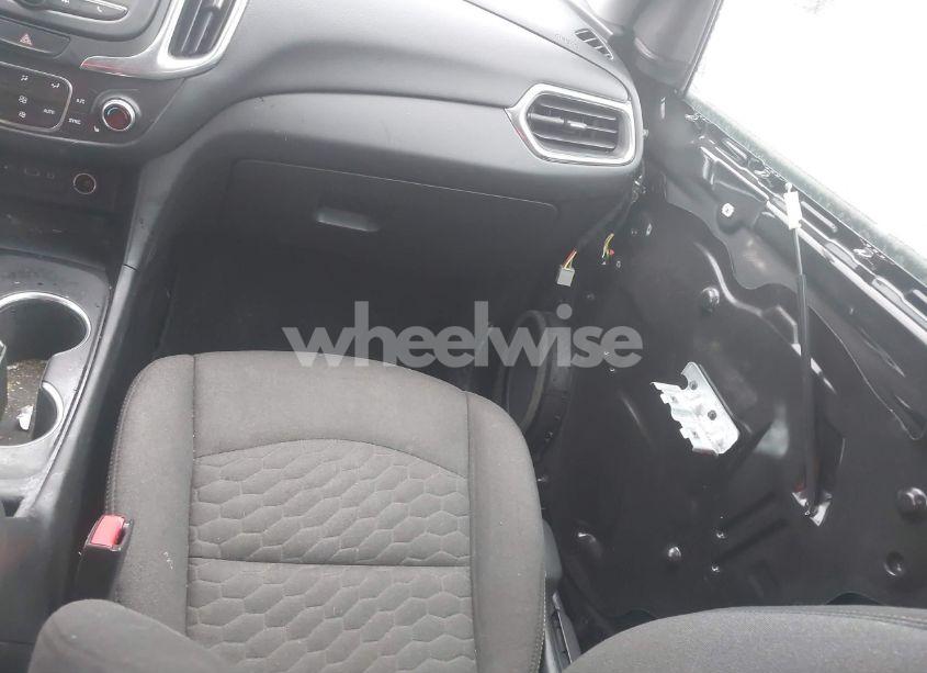 Photo 5 of 2020 Chevrolet Equinox FWD LT 1.5L TURBO (VIN 2GNAXKEV6L6172746)