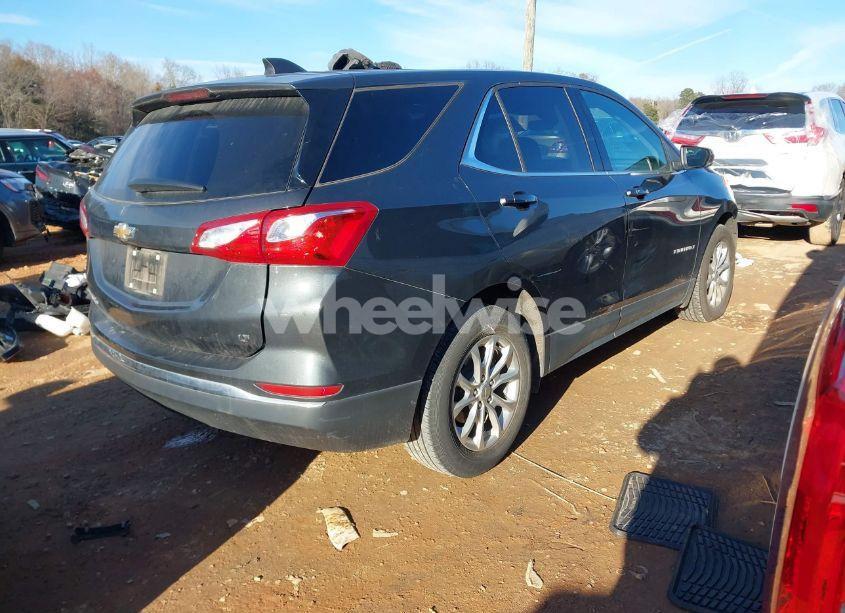 Photo 4 of 2020 Chevrolet Equinox FWD LT 1.5L TURBO (VIN 2GNAXKEV6L6227101)