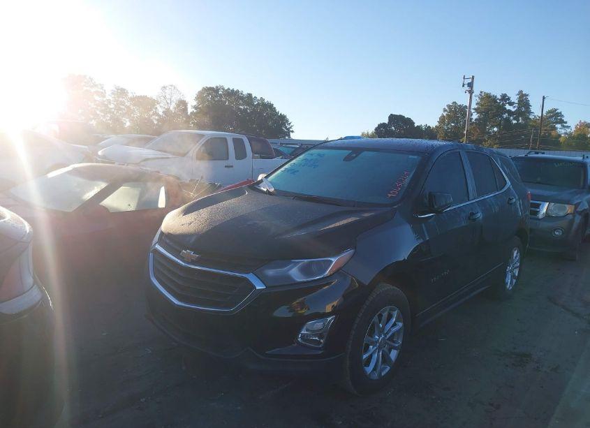 Photo 2 of 2021 Chevrolet Equinox FWD LT (VIN 2GNAXKEV6M6109535)