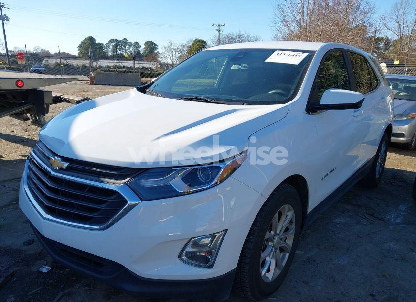 Photo 2 of 2021 Chevrolet Equinox FWD LT (VIN 2GNAXKEV6M6116369)