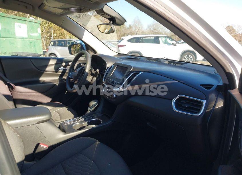 Photo 5 of 2021 Chevrolet Equinox FWD LT (VIN 2GNAXKEV6M6116369)