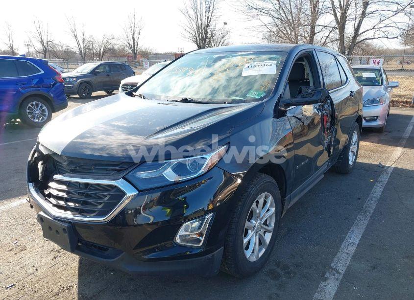 Photo 2 of 2019 Chevrolet Equinox LT (VIN 2GNAXKEV7K6176173)