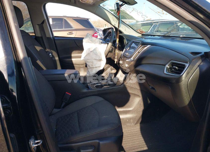 Photo 5 of 2019 Chevrolet Equinox LT (VIN 2GNAXKEV7K6176173)