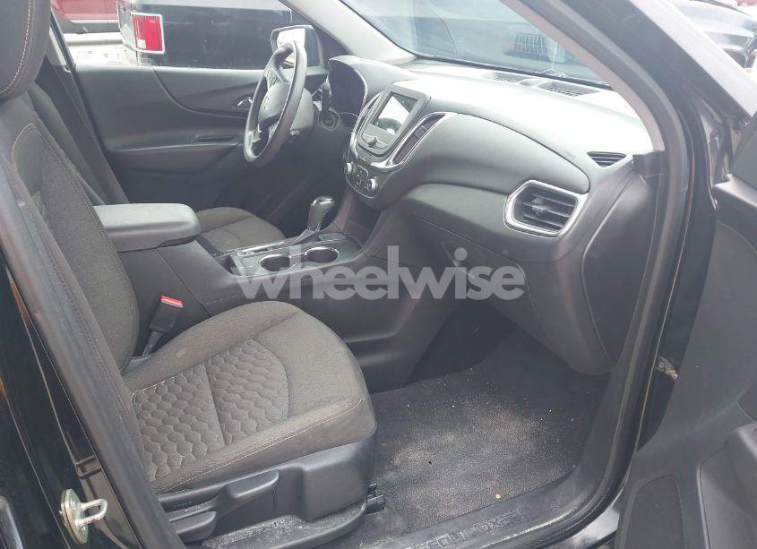 Photo 5 of 2019 Chevrolet Equinox LT (VIN 2GNAXKEV7K6306730)