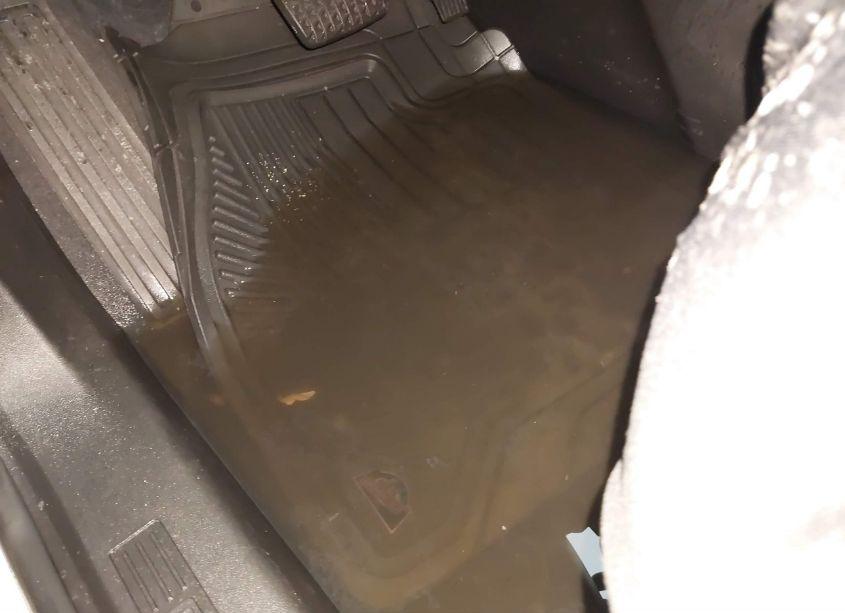 Photo 6 of 2020 Chevrolet Equinox FWD LT 1.5L TURBO (VIN 2GNAXKEV7L6149959)