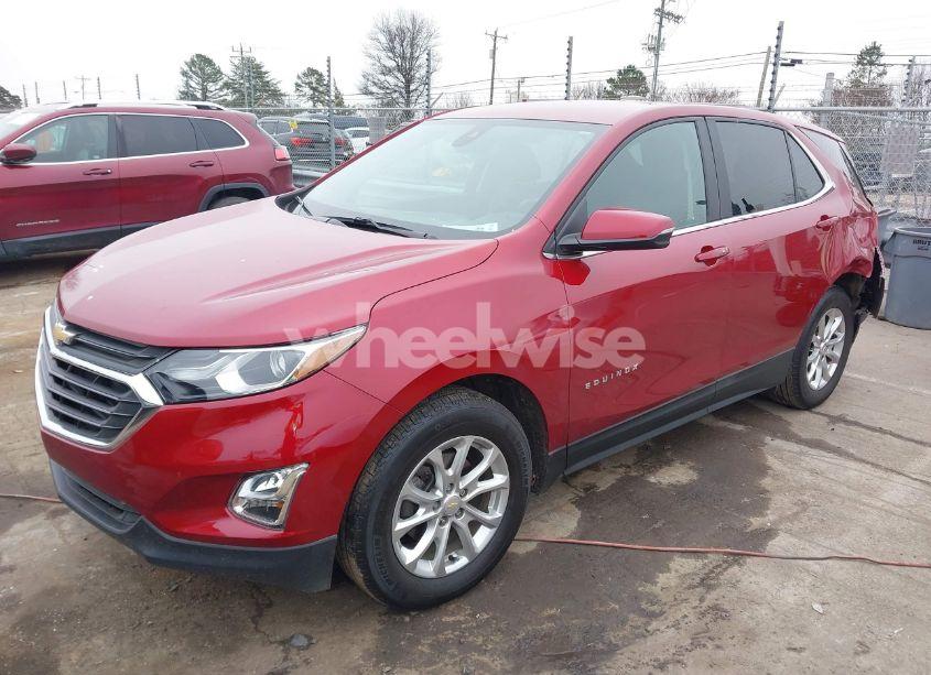 Photo 2 of 2021 Chevrolet Equinox FWD LT (VIN 2GNAXKEV7M6113965)