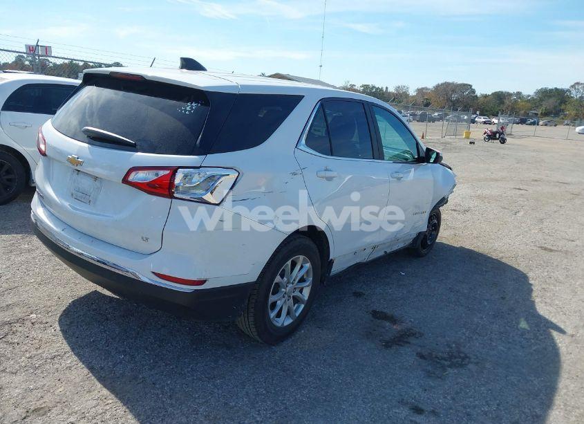 Photo 4 of 2021 Chevrolet Equinox FWD LT (VIN 2GNAXKEV7M6142995)