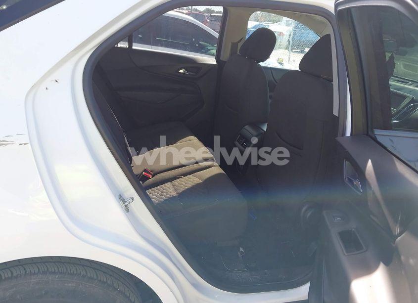 Photo 8 of 2021 Chevrolet Equinox FWD LT (VIN 2GNAXKEV7M6142995)