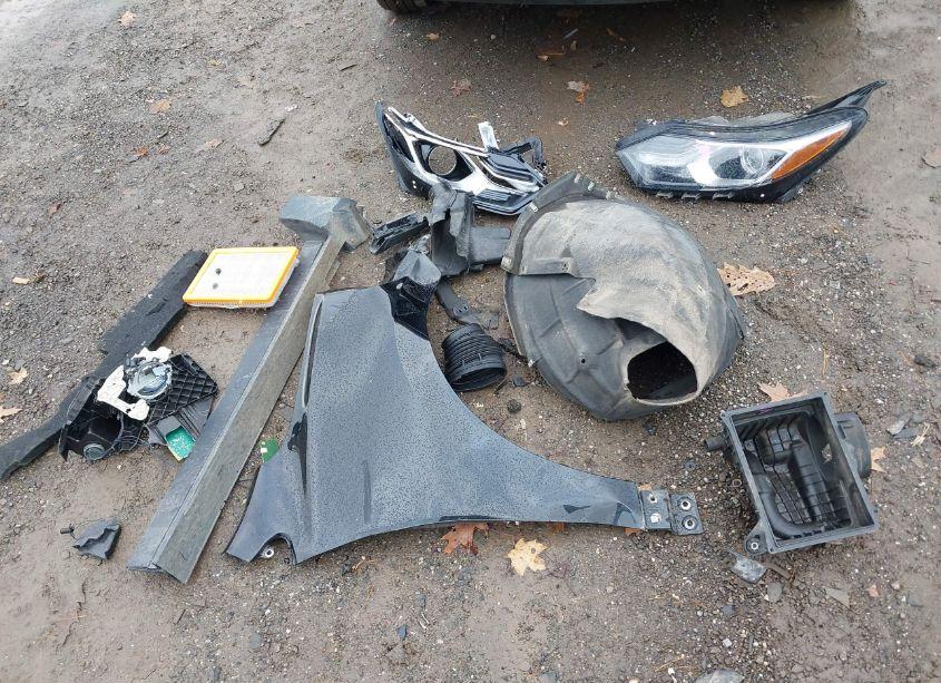 Photo 12 of 2019 Chevrolet Equinox LT (VIN 2GNAXKEV8K6108125)