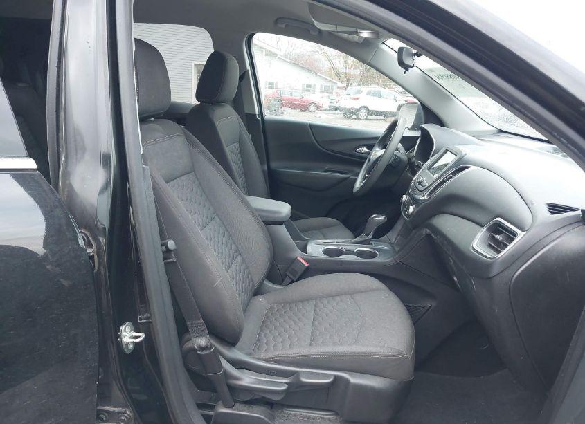 Photo 5 of 2019 Chevrolet Equinox LT (VIN 2GNAXKEV8K6108125)