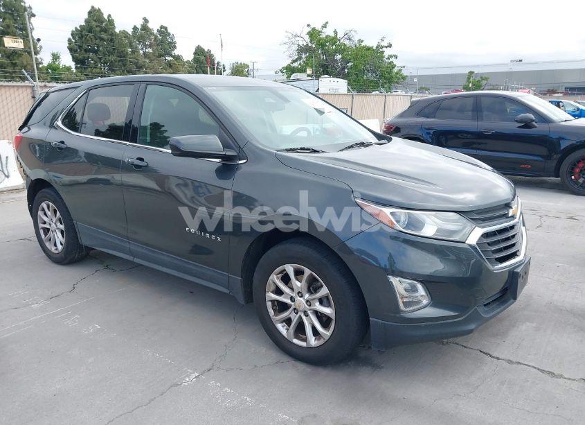 2019 Chevrolet Equinox LT (VIN 2GNAXKEV8K6142985) main photo