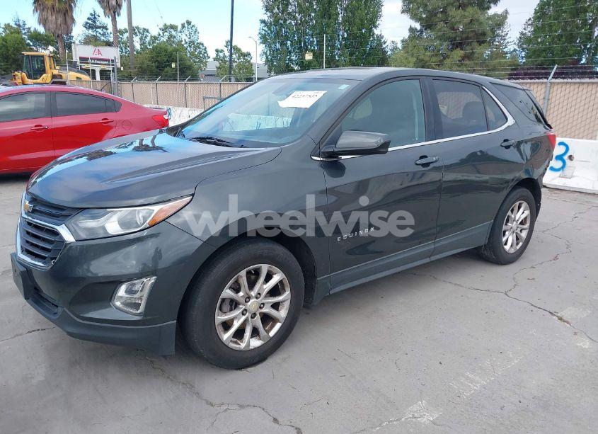 Photo 2 of 2019 Chevrolet Equinox LT (VIN 2GNAXKEV8K6142985)